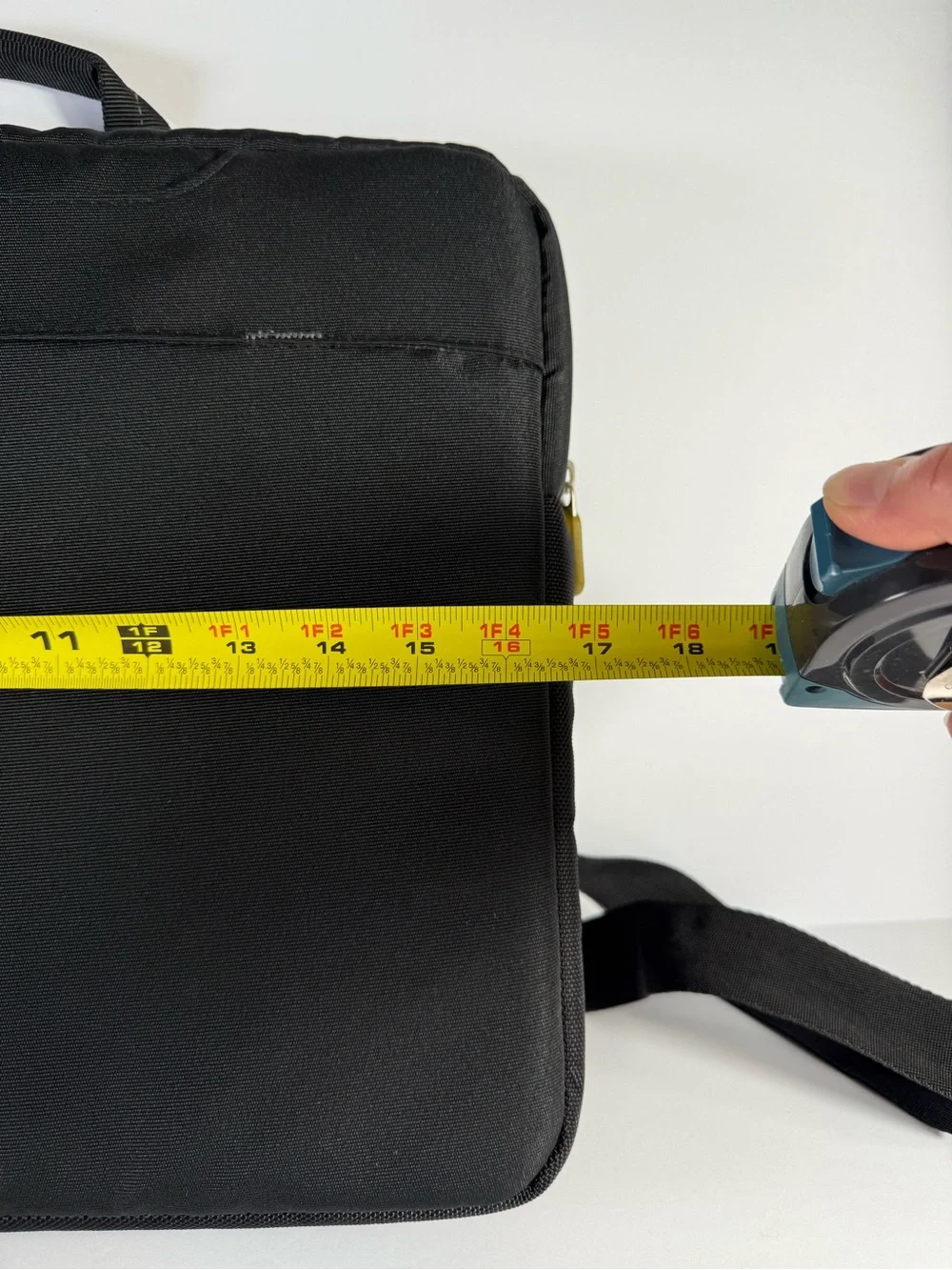 Case Logic Laptop Messenger Shoulder Bag With Luggage Strap Black